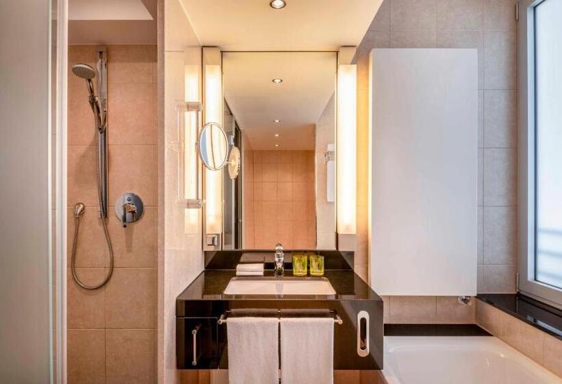 סוויטת אקזקיוטיב, עם מיטת קינג, Four Points By Sheraton Munich Arabellapark