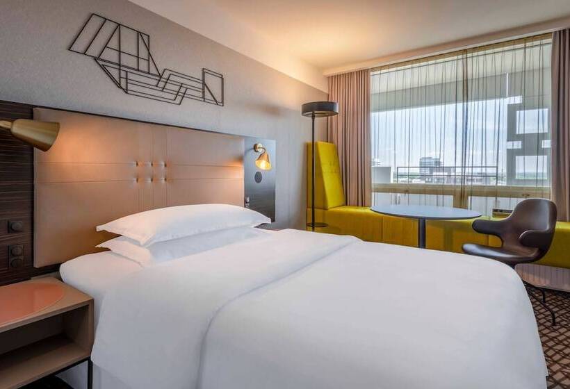 Superior Room, Four Points By Sheraton Munich Arabellapark