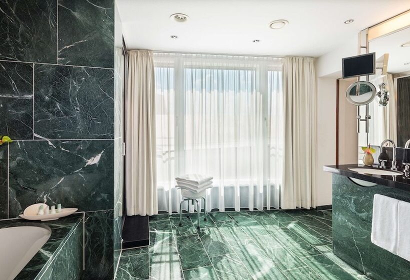 Suite Ejecutiva, Grand Hyatt Berlin