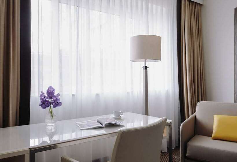 Junior Suite, Pullman Berlin Schweizerhof