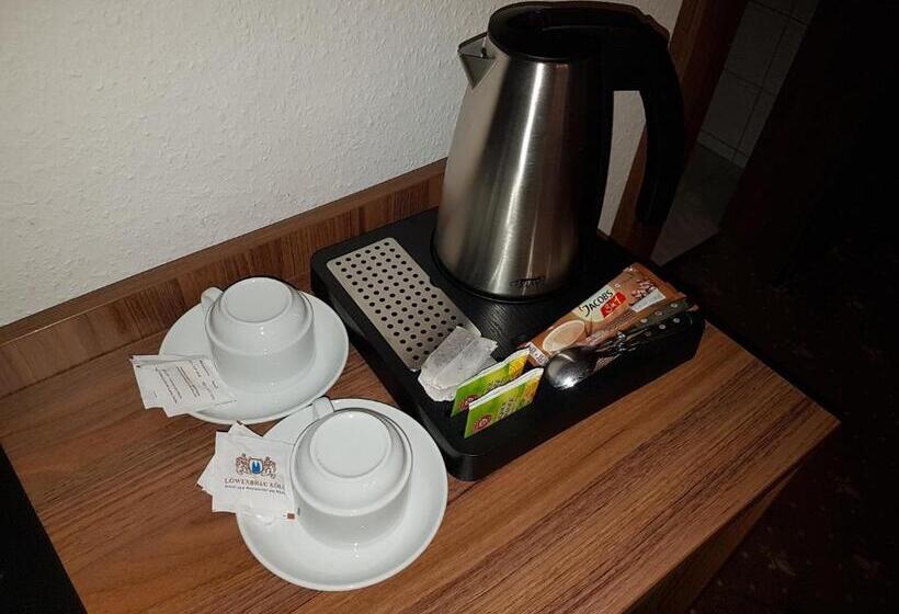 اتاق استاندارد, Und Restaurant Lowenbrau Koln