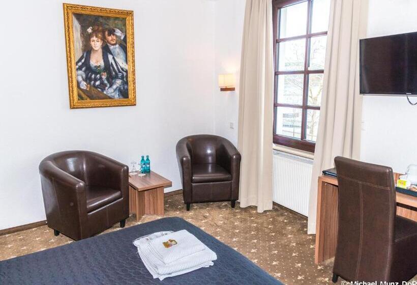 اتاق استاندارد با چشمانداز دریاچه, Und Restaurant Lowenbrau Koln