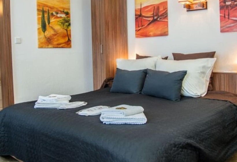 اتاق استاندارد, Und Restaurant Lowenbrau Koln