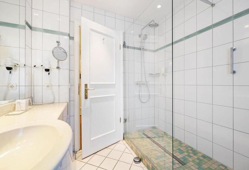 استودیوی استاندارد, Strandhotel Sylt Westerland