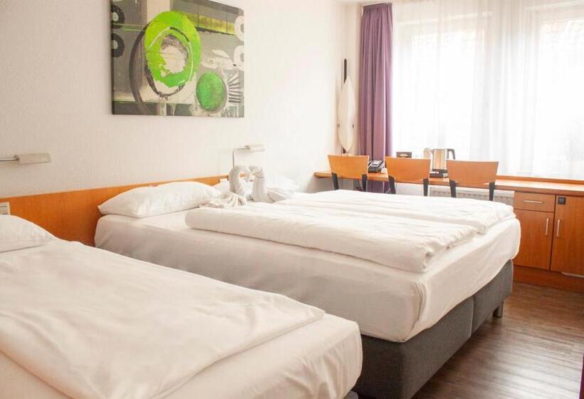 اتاق استاندارد سه نفره, Hogh Hotel Heilbronn
