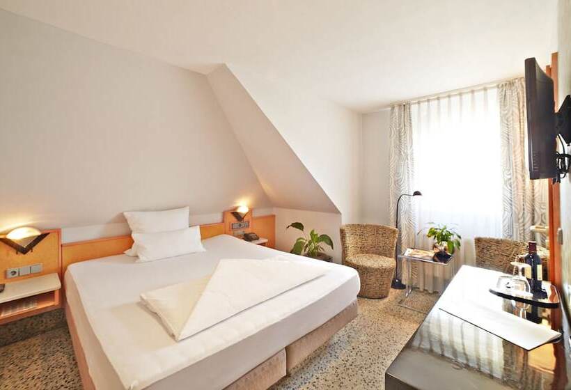 اتاق راحتی یک تخته, Top Hotel Krämer