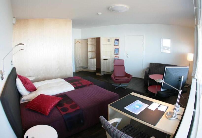 Deluxe Room, Arctic