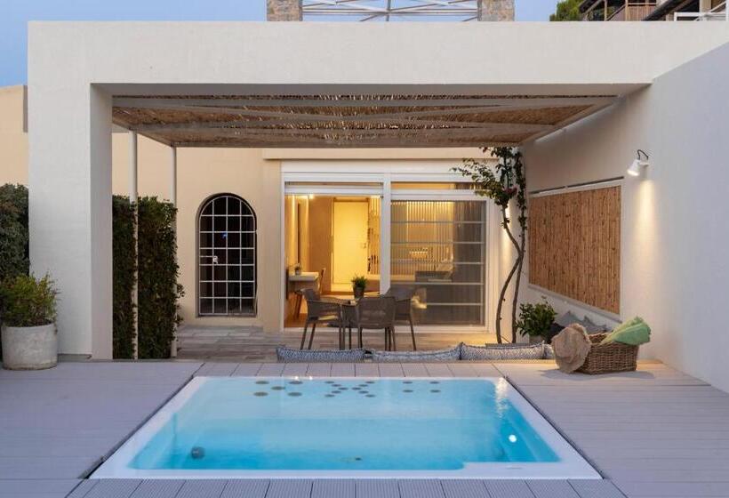 Standard Room with Hot Tub, Atrium