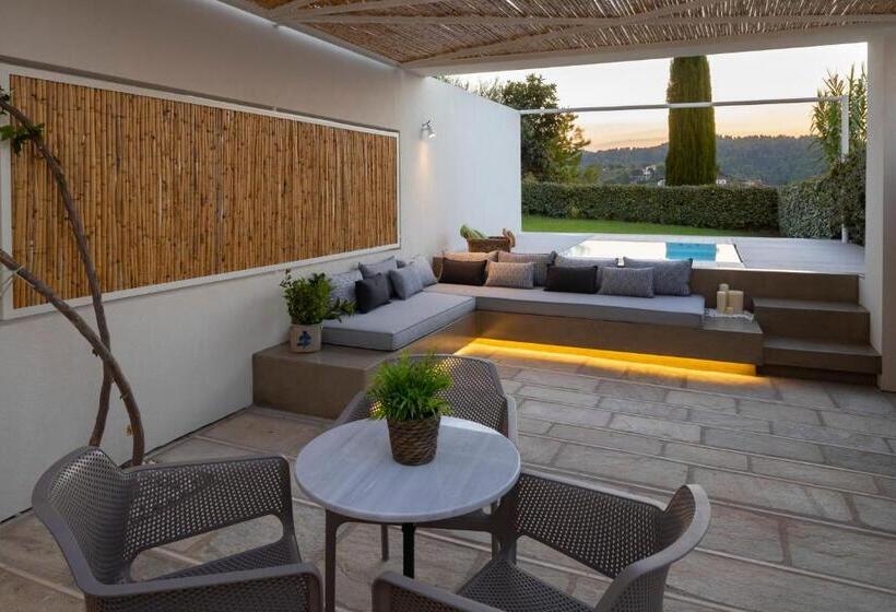 اتاق استاندارد با وان آب گرم, Atrium