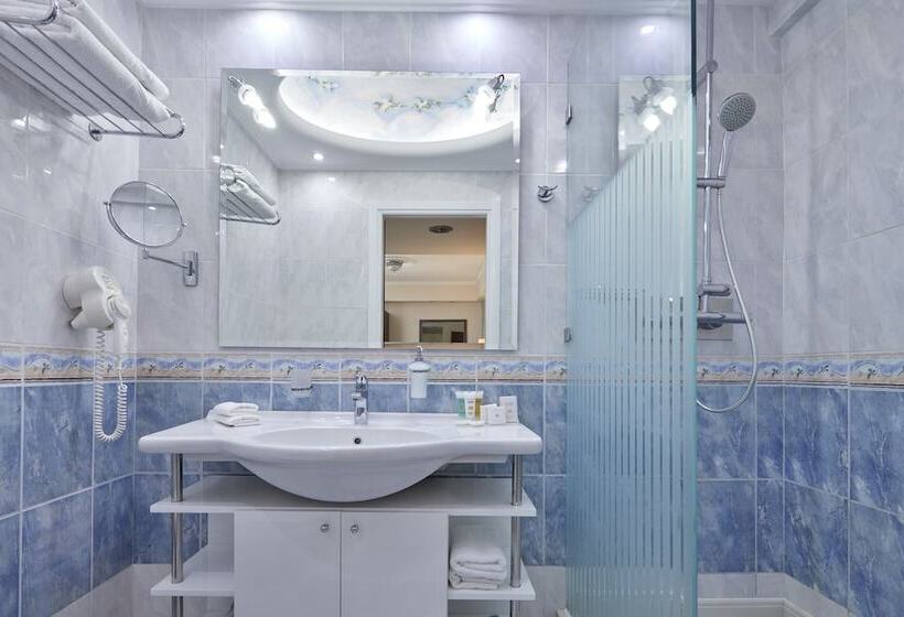 スイート, Ava Hotel And Suites