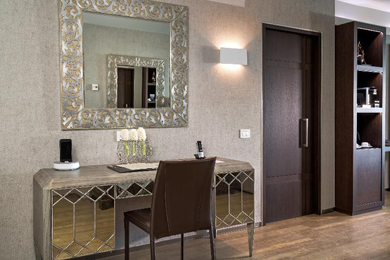 سوییت لوکس, Divani Apollon Palace & Thalasso