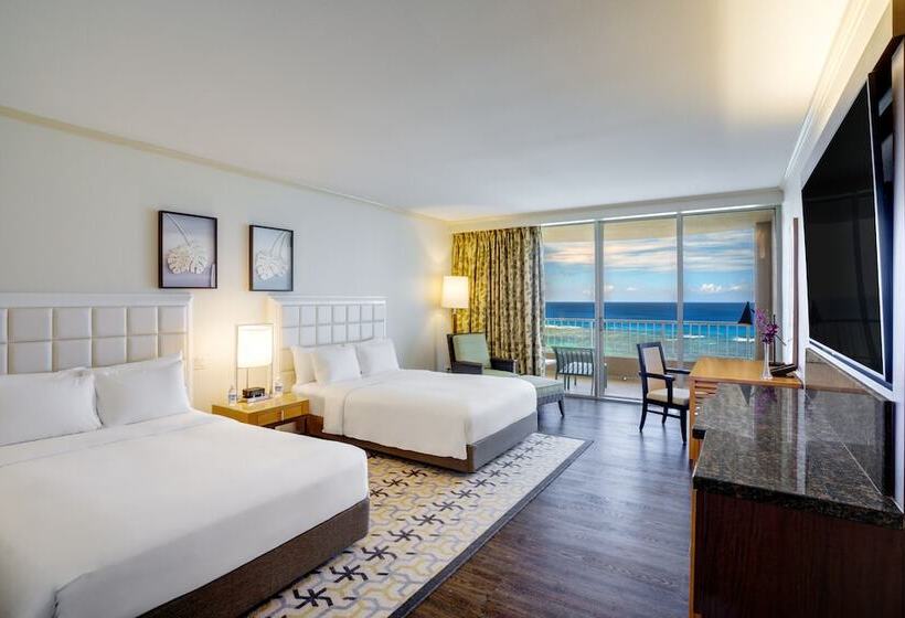 Chambre Club, Hyatt Regency Guam