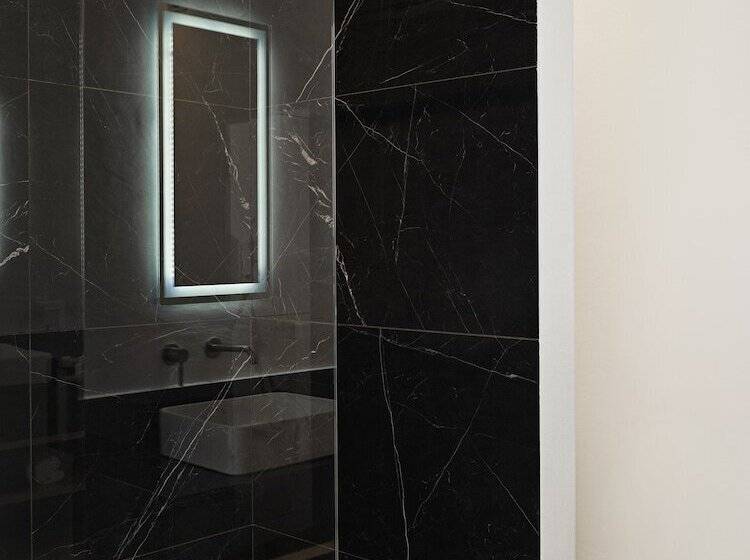 سوییت با چشم‌انداز دریا, Kouros Hotel & Suites