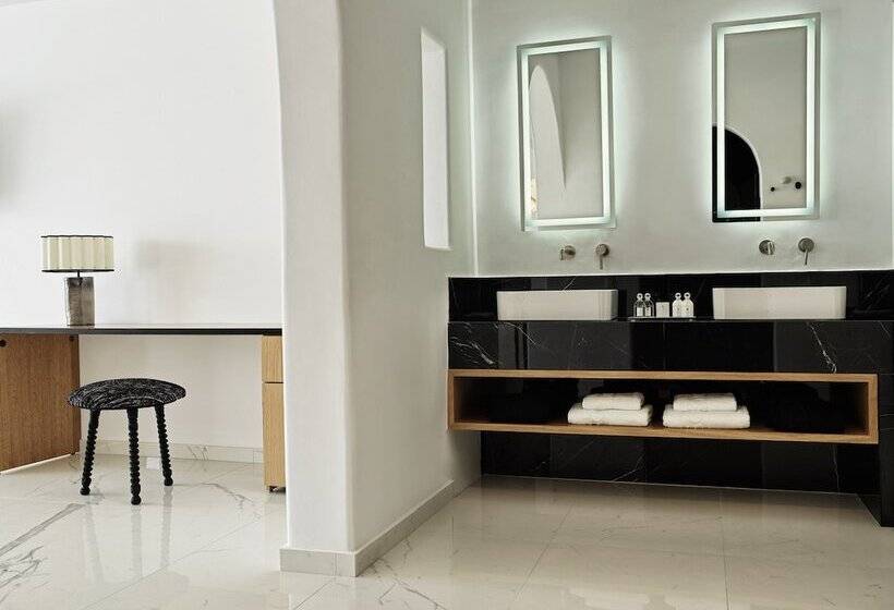 2 Bedrooms Suite Sea View, Kouros Hotel & Suites