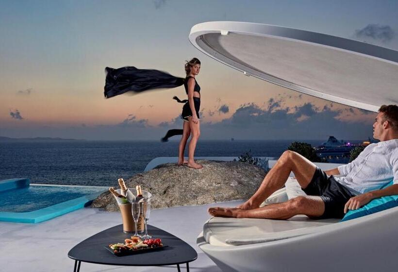 سوییت با چشم‌انداز دریا, Kouros Hotel & Suites