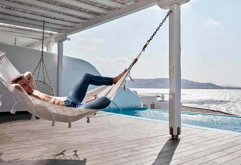 سوییت با چشم‌انداز دریا, Kouros Hotel & Suites
