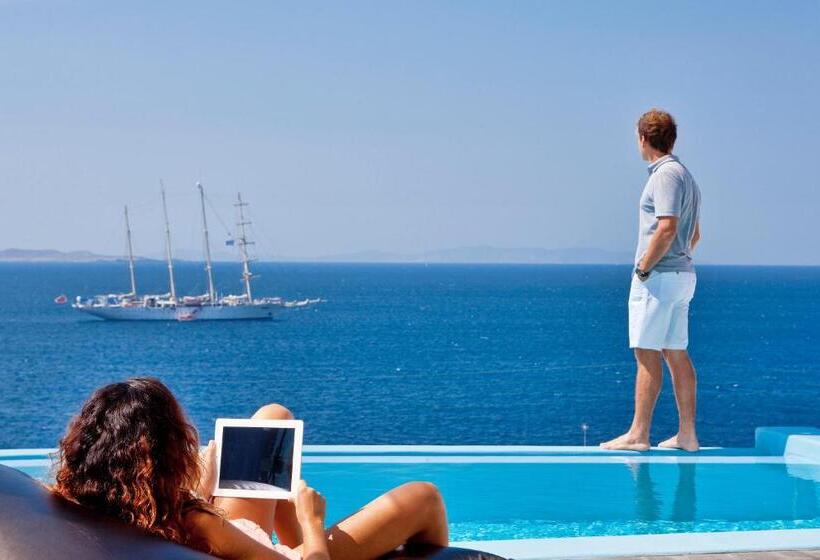 سوییت با چشم‌انداز دریا, Kouros Hotel & Suites