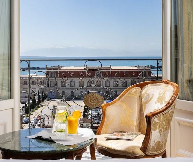 اتاق پرمیوم با چشمانداز دریا, Mediterranean Palace