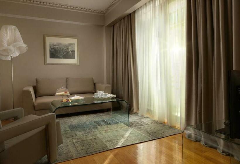Deluxe Suite with Views, Njv Athens Plaza