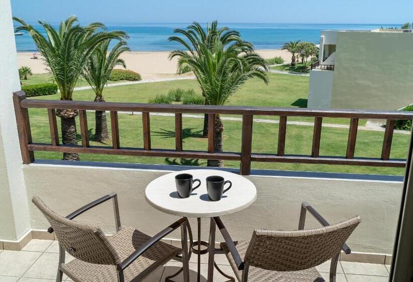 بانگلوی استاندارد با چشم‌انداز دریا, Pilot Beach Resort
