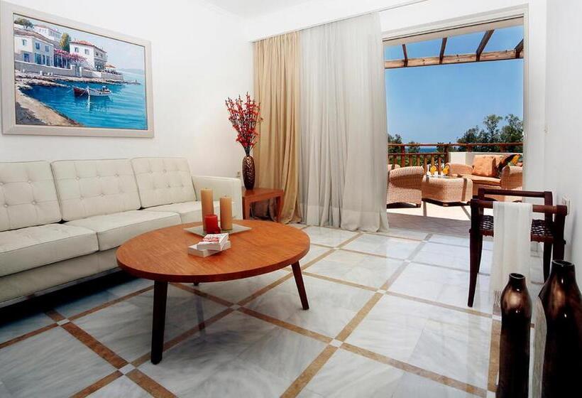سوییت لوکس, Pilot Beach Resort