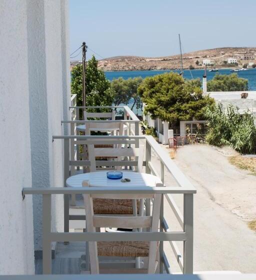 اتاق سوپریور با چشم‌انداز دریا, Polos Hotel Paros