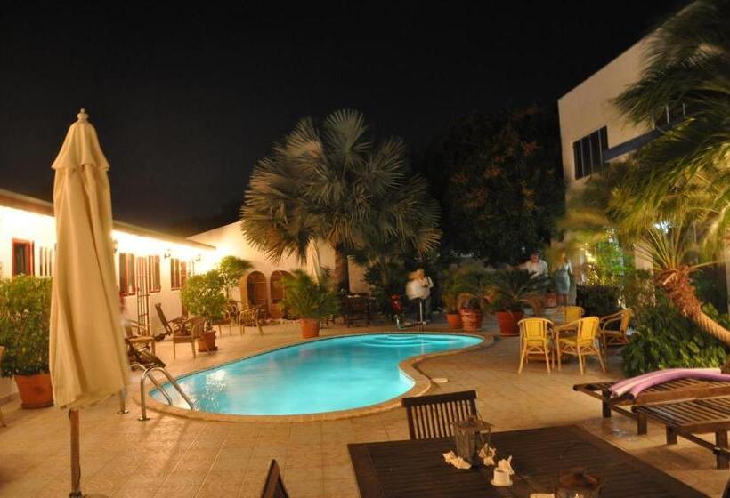 اتاق استاندارد یک تخته با سرویس بهداشتی مشترک, Harmony Hotel Hostel