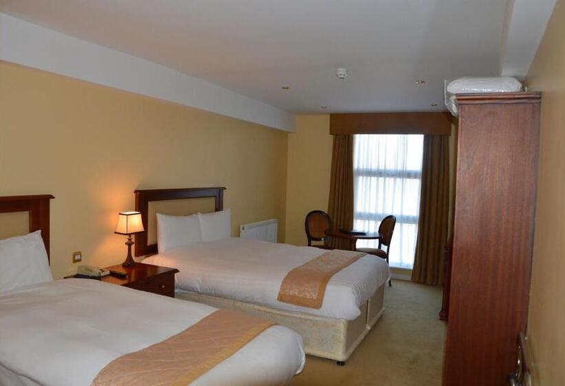 اتاق کلاسیک سه تخته, Brandon Hotel Conference & Leisure Centre