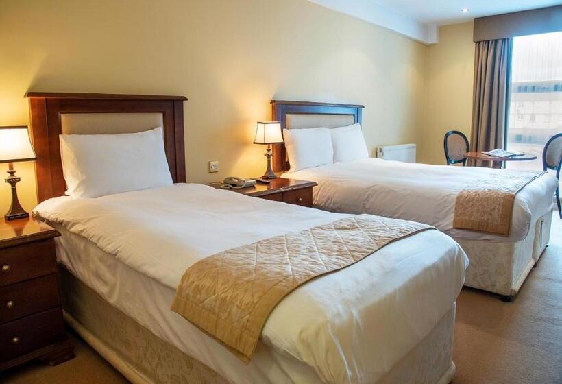 اتاق کلاسیک سه تخته, Brandon Hotel Conference & Leisure Centre