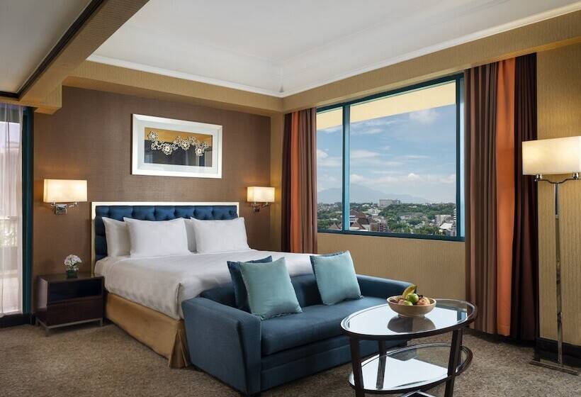 غرفة تنفيذية, Ciputra Semarang Managed By Swiss Belhotel International