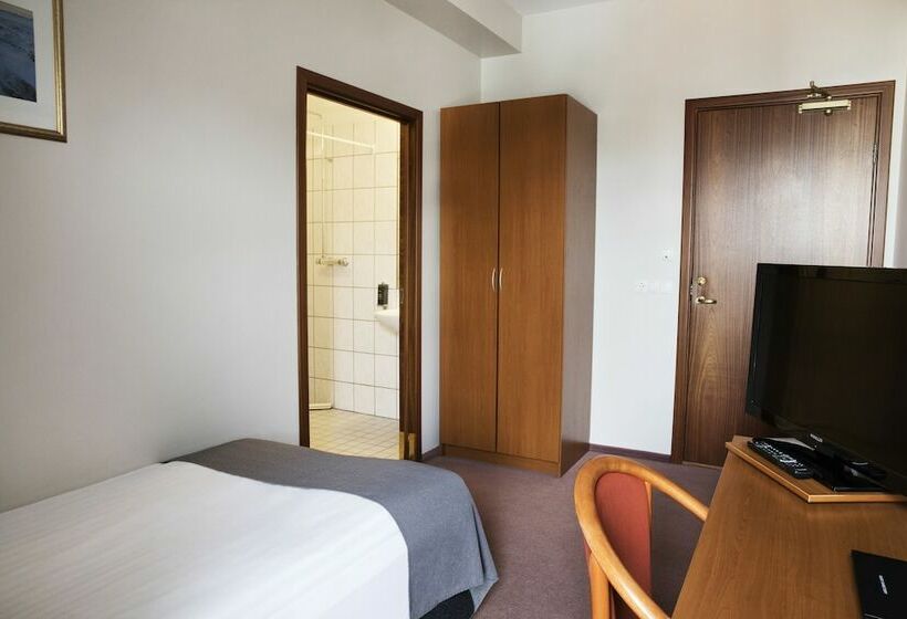 اتاق استاندارد یک نفره, Fosshotel Baron