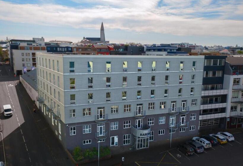 سوییت خانوادگی, Fosshotel Baron