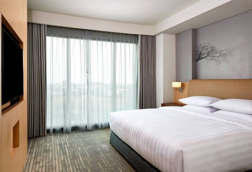 Suite Premium, Courtyard By Marriott Bandung Dago