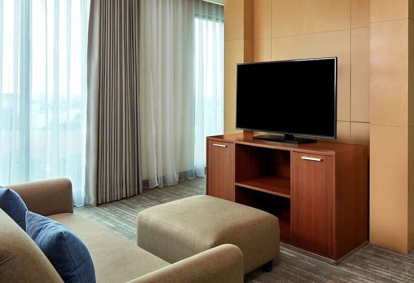 Suite Premium, Courtyard By Marriott Bandung Dago