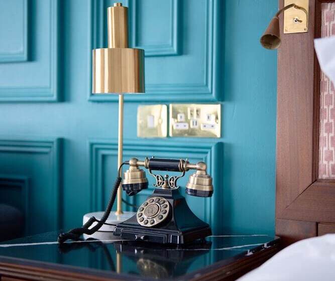 اتاق استاندارد یک نفره, Imperial Hotel Cork City