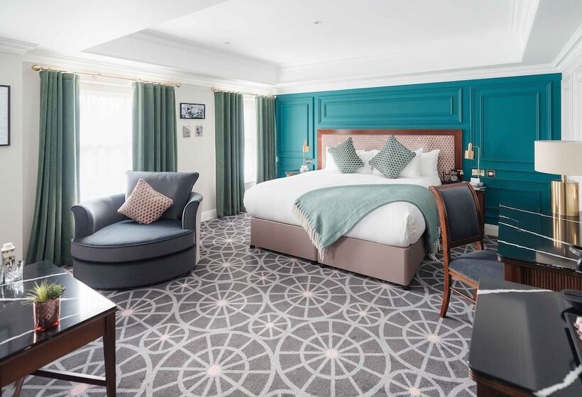سوییت جونیور, Imperial Hotel Cork City
