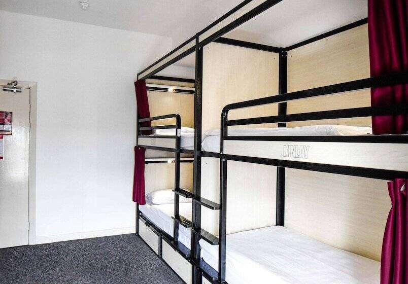 Bed in Shared Room with Shared Bathroom, Kinlay Hostel Eyre Square