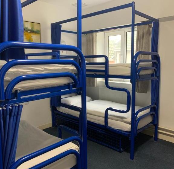 اتاق استاندارد, Kinlay Hostel Eyre Square
