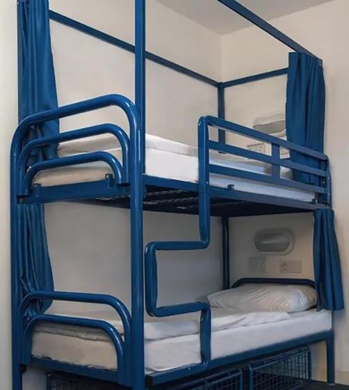 تختخواب در اتاق مشترک, Kinlay Hostel Eyre Square