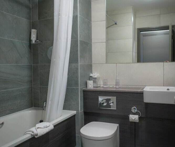 اتاق استاندارد, Maldron Hotel Pearse Street Dublin City