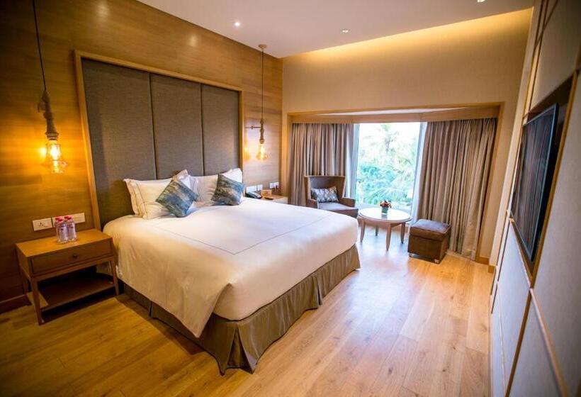 带大床的高级房间, Taj Fisherman’s Cove Resort & Spa, Chennai