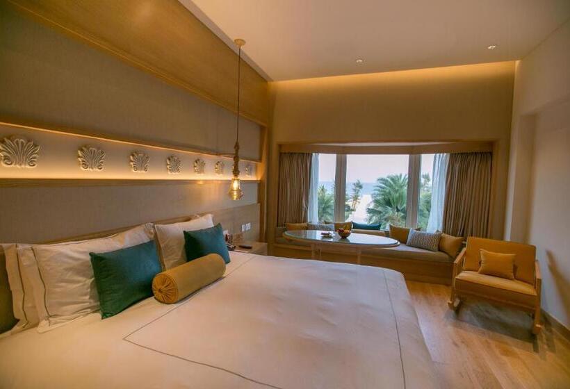带大床的豪华间, Taj Fisherman’s Cove Resort & Spa, Chennai
