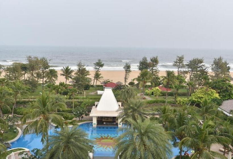 اتاق لوکس با چشم‌انداز دریا, Taj Fisherman S Cove Resort & Spa