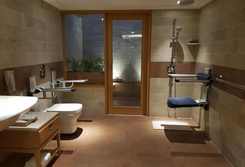 小室, Taj Fisherman’s Cove Resort & Spa, Chennai