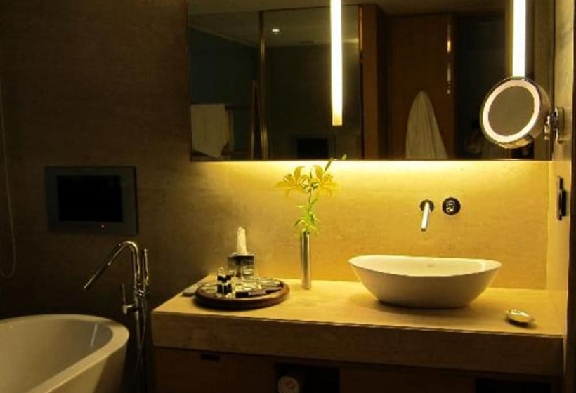 豪华园景房, Taj Fisherman’s Cove Resort & Spa, Chennai