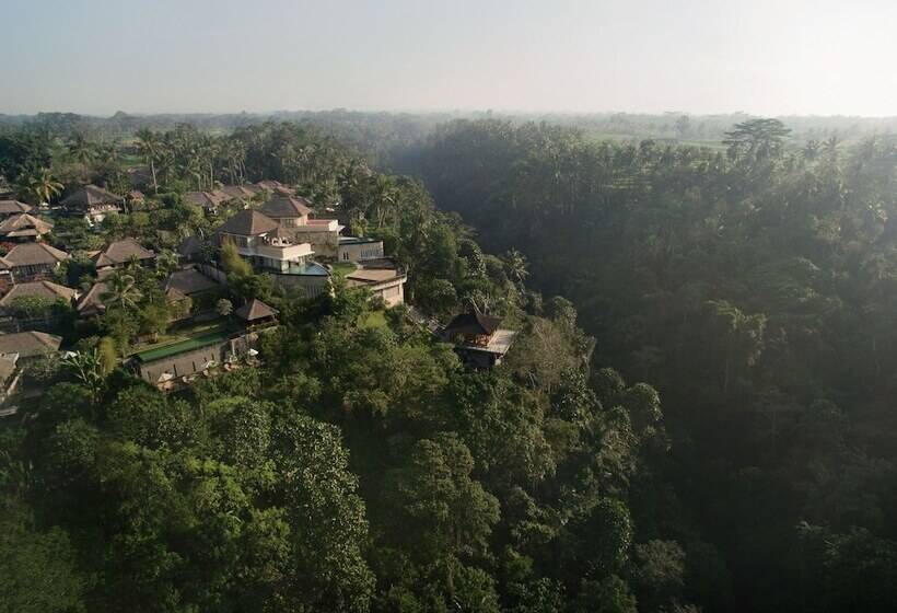 Вилла 3 Спальни с Бассейном, Kamandalu Ubud Resort