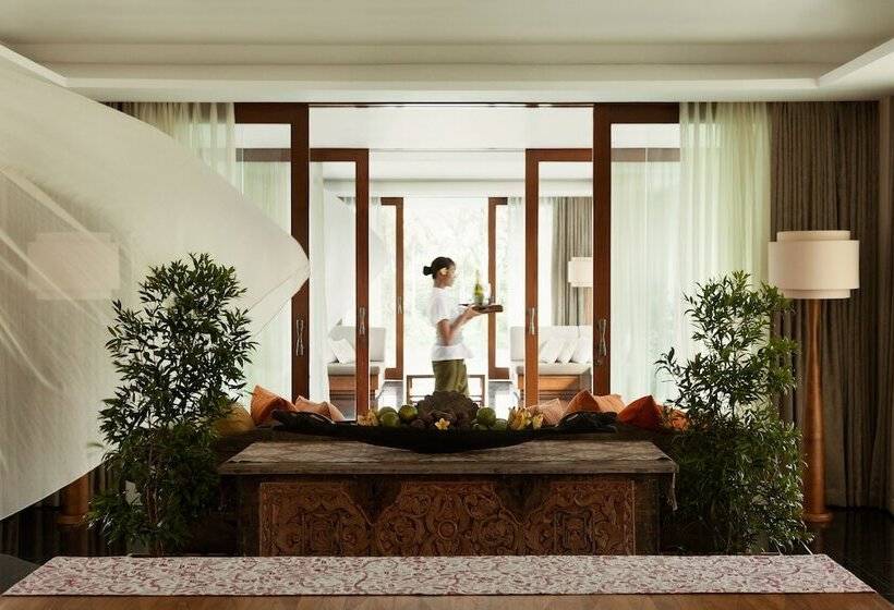 Villa met 3 Slaapkamers en Zwembad, Kamandalu Ubud