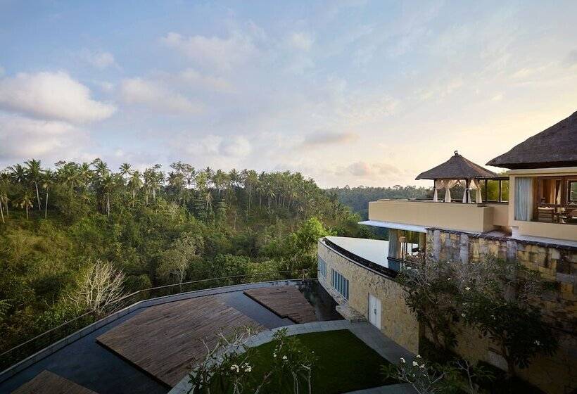 Villa met 3 Slaapkamers en Zwembad, Kamandalu Ubud
