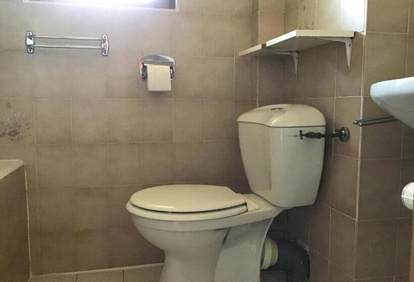 اتاق استاندارد چهار تخته, Hôtel La Bergerie