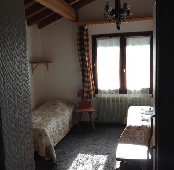 اتاق خانوادگی, Hôtel La Bergerie